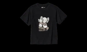 Uniqlo T-Shirt KAWS Black Graphic - 467775