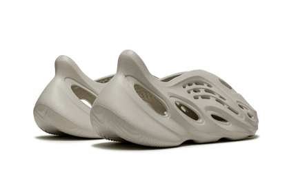 Adidas Adidas Yeezy Foam RNNR Sand - FY4567
